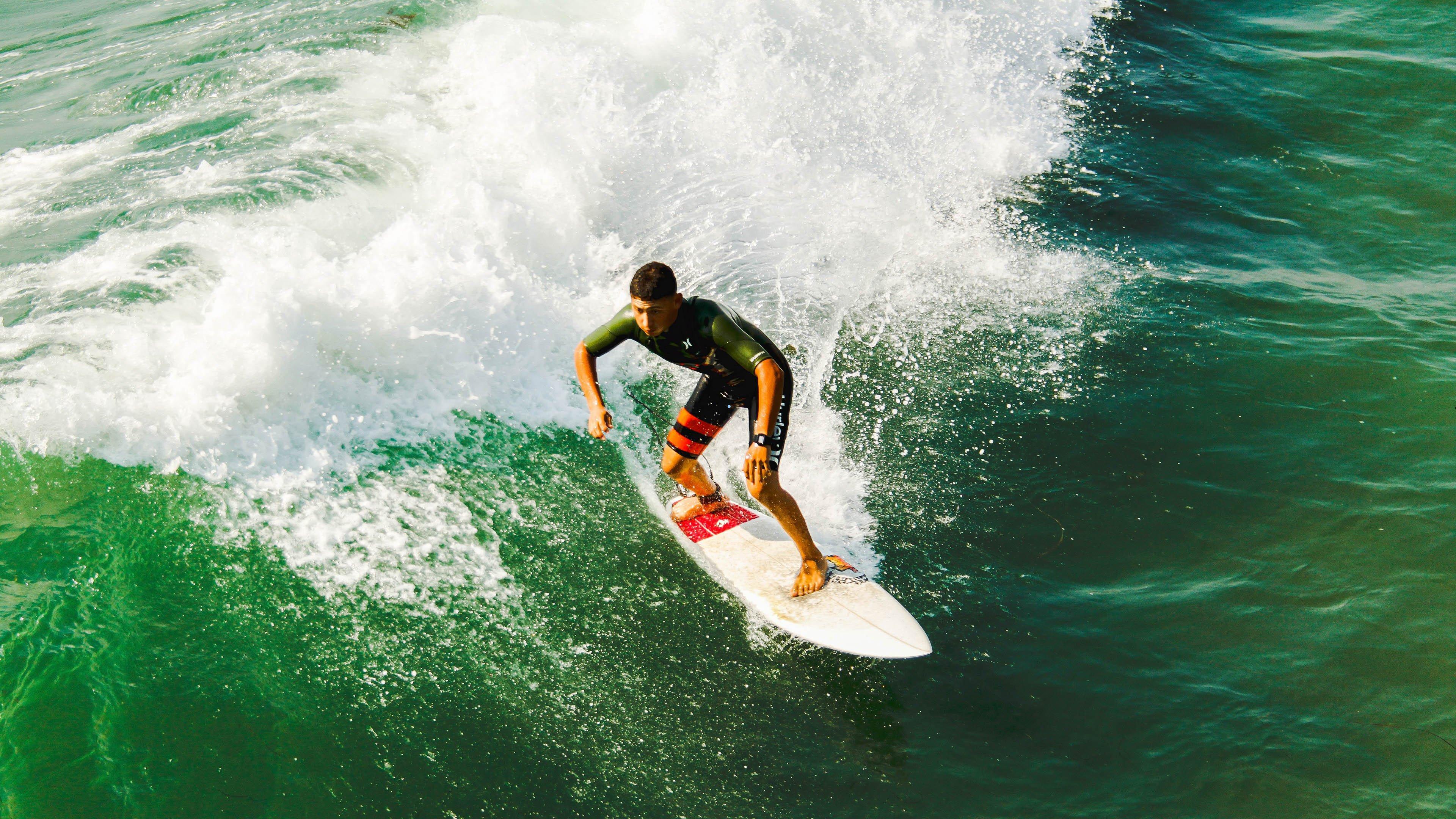李昊，脚踏实地，守护球门—指挥防线是门将的本职工作