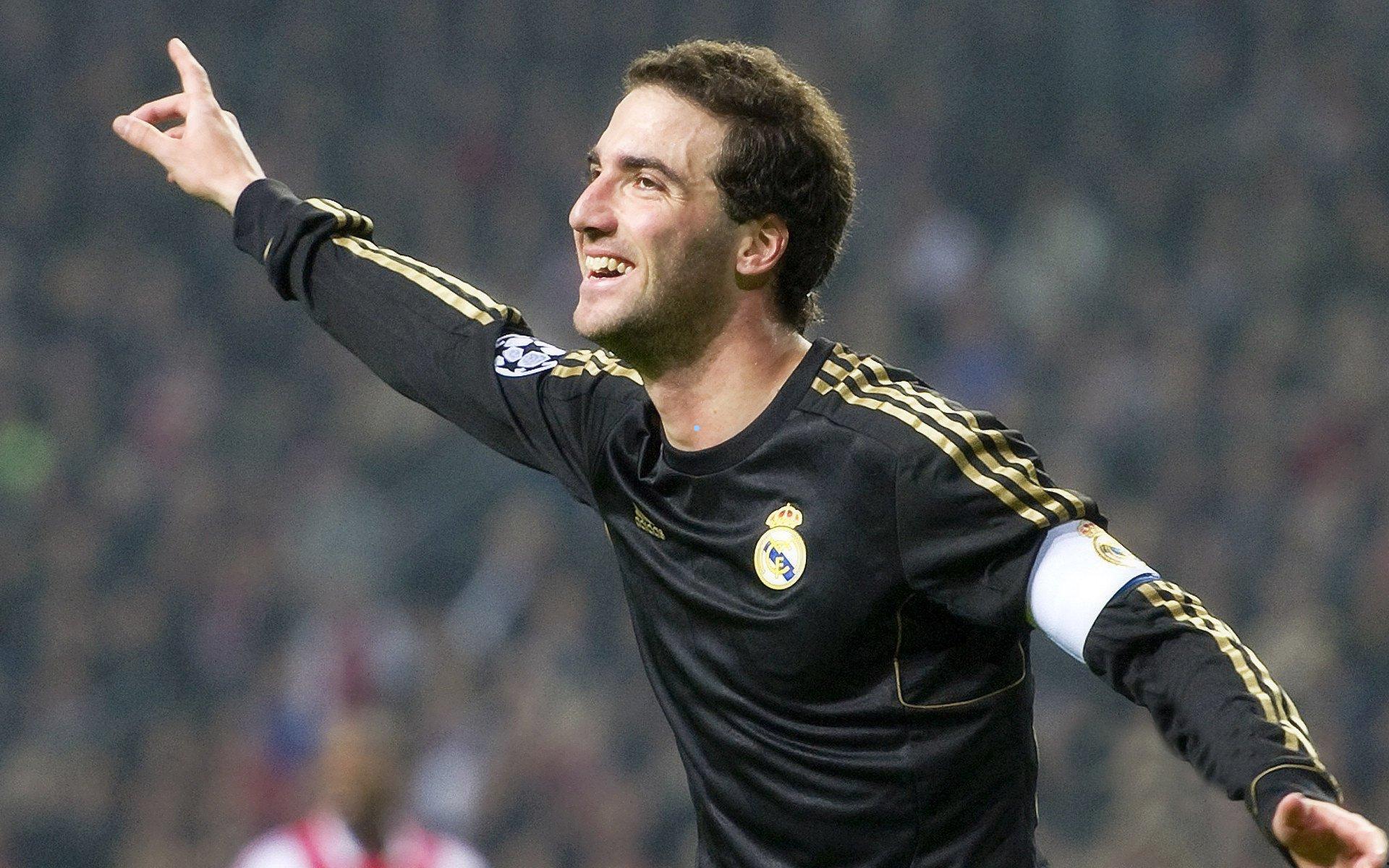 华体会体育_韩紫琳领跑女子中巡锦标赛剑指冠军 任玥石昱莉紧随其后冲击生涯首胜